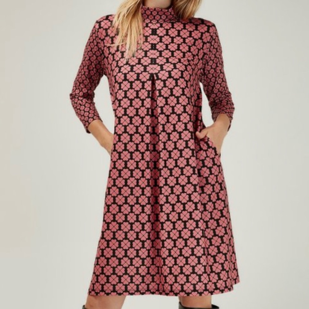 COPY - Black and Pink Floral Pleated Shift Dress